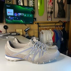 Skechers Women's Slip On Shoes gray SN 21140 Size 7.5